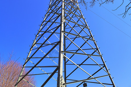 高危行业近视大电力铁塔的 将电力输送到工具天线金属活力天空电缆电气工程电压工业背景