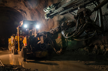 矿工人排雷机工人控制工业男人矿物质头盔劳动力量操作工作背景