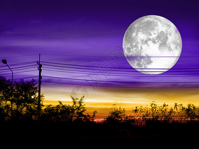紫色月亮日落天空紫色云和月光电源里背景