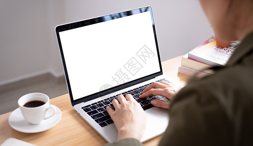 光感键盘背面的亚洲女性在家工作 用空白屏幕a商业咖啡女孩笔记本办公室职场电脑房子眼镜键盘背景