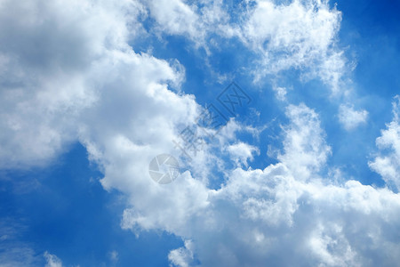 美丽的白云与蓝天背景天空季节晴天天堂墙纸网络蓝色乌云气候天气背景图片