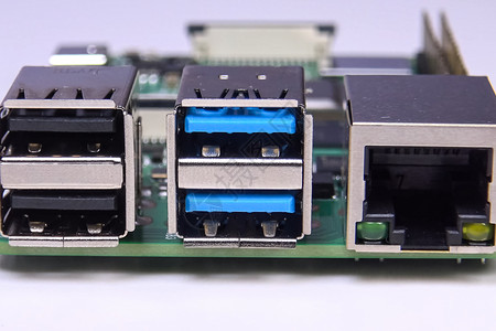 软件模型素材在微型电脑的板子上用USB 计算机组件连接器电路科学电子产品芯片硬件机动性教育数据覆盆子背景