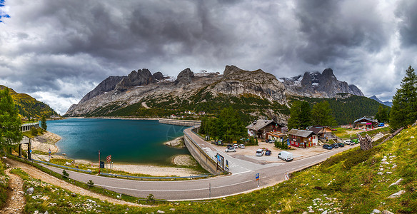 阿尔什湖美丽的阿尔卑斯山高清图片