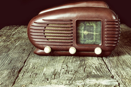 旧收音机的古老照片 前视背景图片