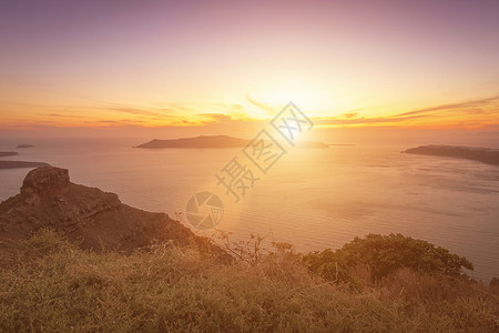 海景的日落 俯视喀路德拉和六海中的海面全景天空岩石地平线旅行酒店射线太阳日出天堂背景图片