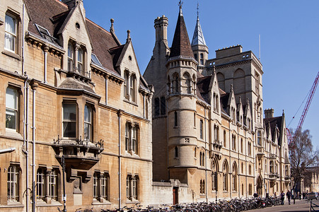 牛津大学Balliol学院街景背景图片