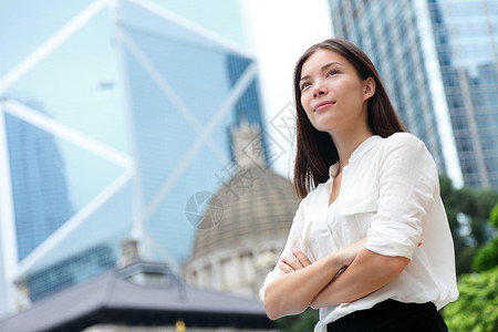 香港商业界女性自信的肖像高清图片