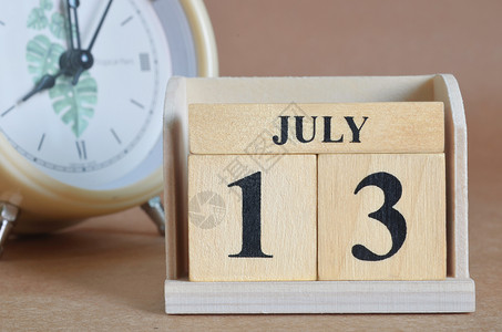13周年祭7月13日笔记广告日历办公室销售周年学习商业季节标题背景
