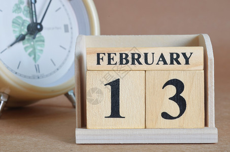 13周年祭2月13日立方体生日商业假期标题工作笔记购物手表周年背景