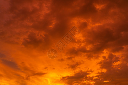 明亮红色日落丰富多彩的蓬松的高清图片
