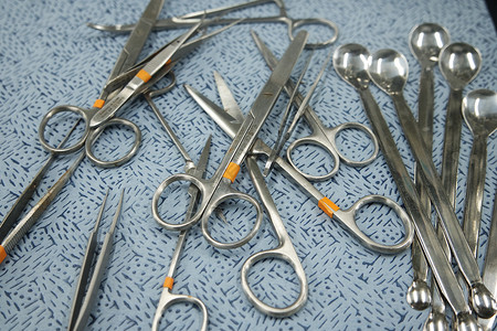 外科手术不育医疗器械的近视仪器实验室成人职业桌子拭子保健工具医院医生背景图片