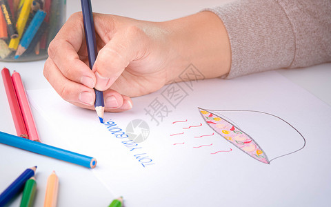 手画菜单素材贴上彩色铅笔的手画 描述泰文背景