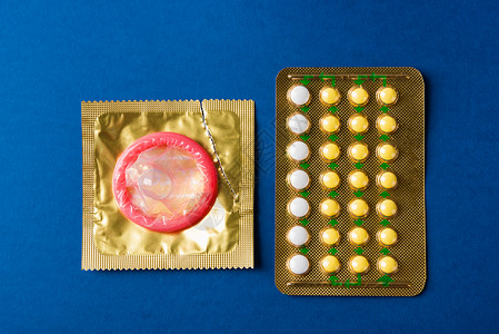 黄体酮包装包装袋和避孕药丸上的安全套和荷尔蒙泡泡教育女士避孕怀孕方法药店乳胶女性药品雌激素背景