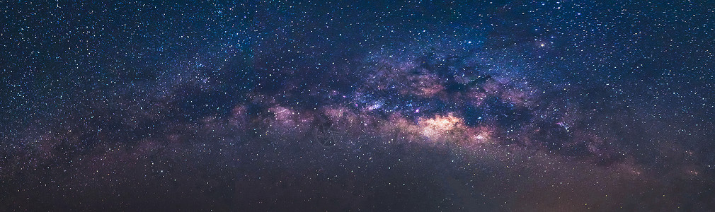红外星系视图全景视图宇宙太空拍摄的银河系与夜空背景上的星星 银河系是包含我们太阳系的星系背景