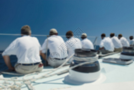 全体船员船员在船上坐船时的模糊视野背景
