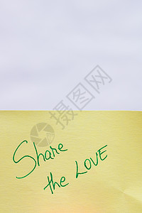 爱文芒分享爱情笔迹文字 在黄纸上闭合 与复制空间背景
