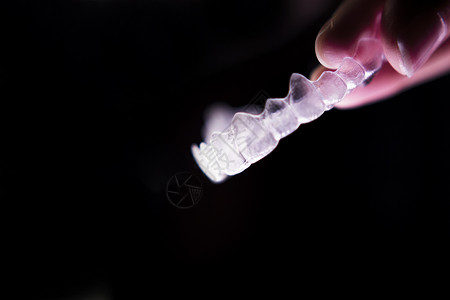 荫罩对准器牙齿矫正医生固定器高清图片