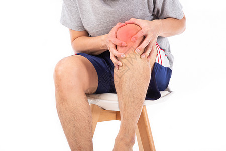 疖肿膝盖疼痛 骨瘦和关关节炎症状 中年男子抱着受伤的膝盖尿酸扭伤痛风男人风湿病人医疗药品红色风湿病背景