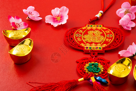 繁荣和春天 平躺的中国新年庆典项目红色平铺装饰品节日工艺红包狂欢传统背景图片