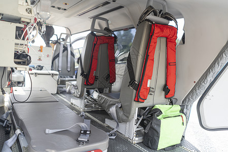 救护车内部安装在医疗直升机内的医疗设备 用于紧急疏散菜刀事故医学药物技术车站航班车辆运输救援背景