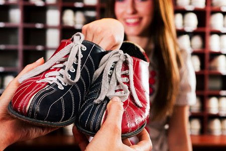 保龄球鞋运动订金娱乐女士架子双色闲暇鞋类背景图片
