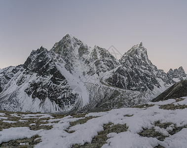 尼泊尔有塔波切和合唱峰的法里切河谷旅行昆布冒险顶峰大本营登山全景电子书禁忌踪迹背景图片