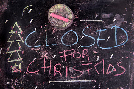 圣诞节不开放办公室店铺红色黑板休息绘画假期白色礼物背景图片