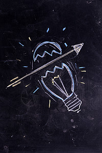 一支细长箭头箭头一盏破碎的灯灯泡活力电气想像力玻璃力量创造力技术粉笔黑板背景