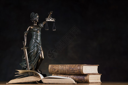 十二星座之天秤座法律之神 女法官圣像司法雕像锤子美丽法庭眼罩律师金属黄铜女性背景