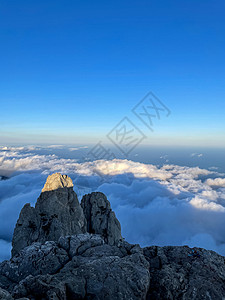 幕阜山日落时云幕反天空的景象     库存照片摄影环境地平线镜片车辆风景飞机戏剧性飞行蓝色背景