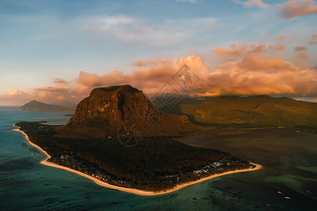 布拉班森风景优美的海景高清图片