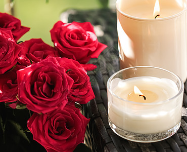 收集点蜡烛作为豪华温泉背景和浴室家装饰 有机芳香蜡烛 用于芳香疗法和放松气氛 美丽与健康玫瑰冥想大理石花园香草收藏程序按摩香水美背景图片