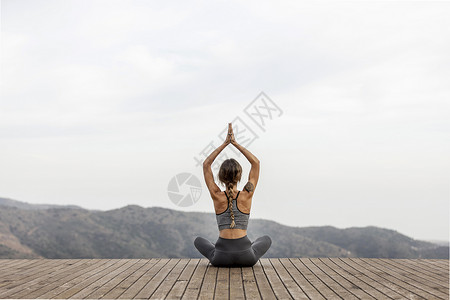 抽象瑜伽素材户外做瑜伽的女人的背影 pik 上的图片 高品质美丽的照片概念背景
