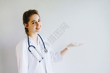 住院医师一个美丽的女医生 一个纯白背景的医生背景