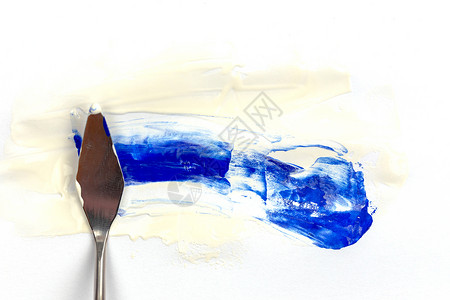 刀画白色背景画上的画托盘刀 蓝色的带复制空间的彩色胶布中风帆布痕迹水彩草图插图刷子画家染料调色板背景