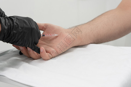 汗腺医生用一剂肉毒杆菌毒素在男性手掌手中注射 防止过多出汗 治疗过激中毒棕榈香味沙龙药品肌肉病人美容气味卫生程序背景