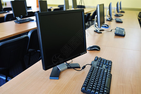 教室电脑学校展示办公室大学电子产品班级房间桌子数据学习背景图片