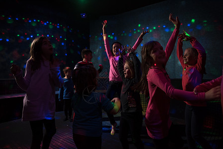 迪斯科儿童晚会舞蹈打碟机音乐会运动友谊俱乐部娱乐派对享受生日图片