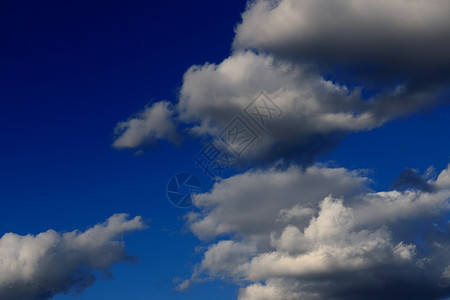 蓝色天空云云蓝自由天气天堂晴天太阳气候场景生活风景季节图片