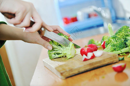 健康食品绿色饮食营养女士桌子红色乐趣午餐蔬菜沙拉图片