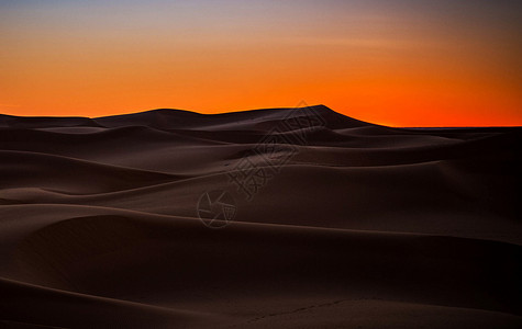 摩洛哥撒哈拉沙漠沙沙地的图案旅人假期旅游世界照片旅游生活旅行者世界图片博客旅游背景图片