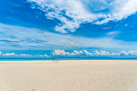 蓝天空和白沙滩旅游海滩摄影旅行天空背景图片