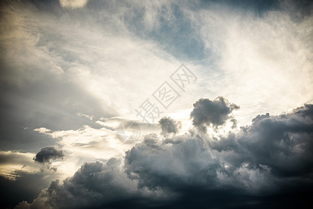 玄天上帝素材雨前的黑暗天空中充满乌云危险积雨气候空气场景气象天气压力气氛力量背景