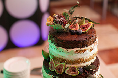 结婚公众号首图美味巧克力蛋糕 有果果和果子 婚礼上裸着蛋糕 水果以生菜风格背景