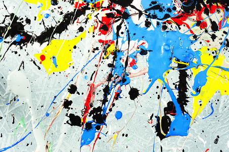 混凝土纹理表面上的白色 黑色 黄色 绿色 红色和蓝色溢出的油漆点绘画颜料技术印迹坡度艺术水彩染料气泡水粉背景图片