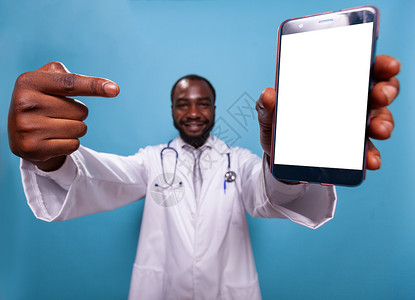 以白屏幕对智能手机指指手指脚的医生用白屏图片