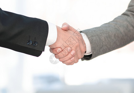 握手的生意伙伴们项目成功营销管理人员伙伴办公室商业男人合伙合作图片
