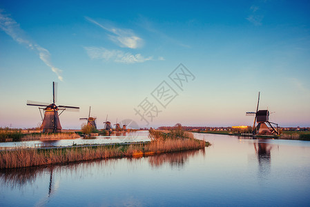 荷兰语著名的来自鹿特丹频道的荷兰传统风车 荷兰历史旅行历史性太阳翅膀场景环境博物馆活力建筑背景