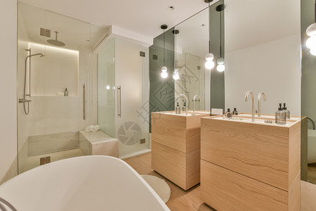 浴缸元素现代洗手间 有淋浴 浴浴浴和水槽财产架子反射房子公寓风格大理石制品镜子龙头背景