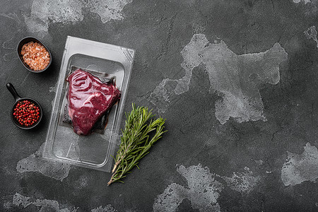 牛肉铺面素材生的小牛肉高清图片